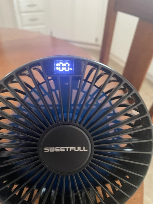 photo of a portable fan for camping showing the battery is fully charged