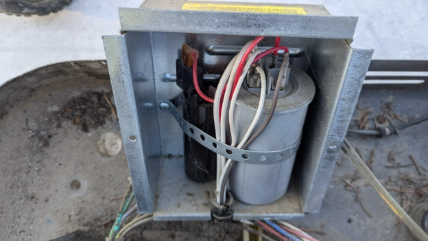 image of the interior of a soft start for rv air conditioner